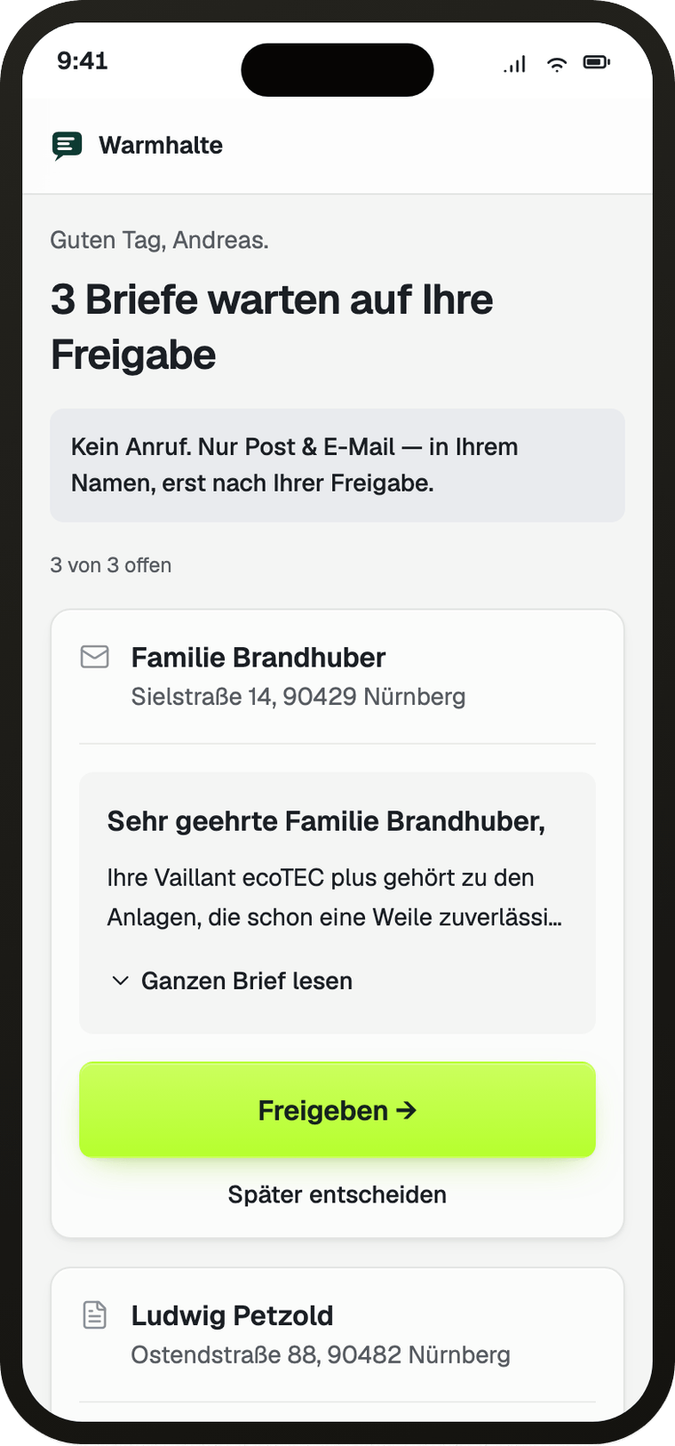 Ansicht der Freigabe auf dem Handy: drei Briefe warten auf Freigabe, unter dem Namen des Betriebs, mit einem Freigeben-Button pro Brief.